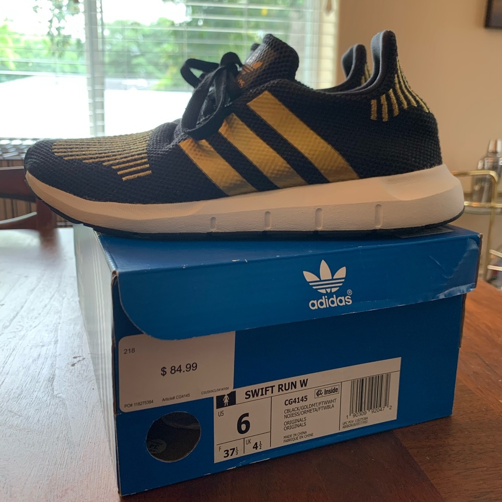 Adidas Swift Run Women Black and Gold